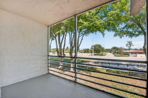 Condo in Tamarac, Florida, 1 bedroom № 2244484 - photo 15