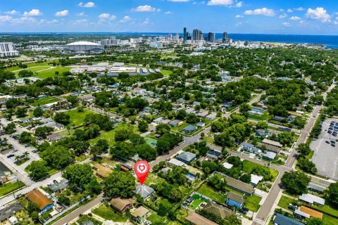 Immobilier commercial à vendre à Saint Petersburg, Floride: 3 chambres, 105.91 m2 № 2287296 - photo 7