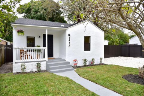 Villa ou maison à Miami, Floride 3 chambres, 82.22 m2 № 2019867