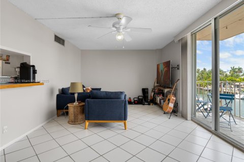 Condo in Fort Lauderdale, Florida, 1 bedroom  № 1705543 - photo 4