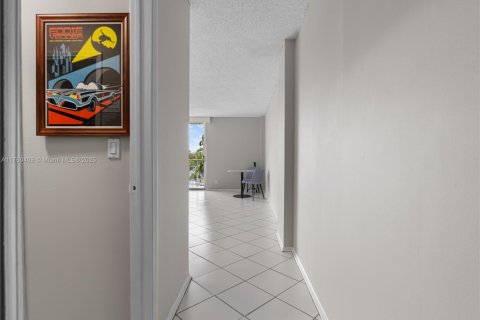 Condo in Fort Lauderdale, Florida, 1 bedroom  № 1705543 - photo 5