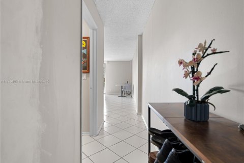 Condo in Fort Lauderdale, Florida, 1 bedroom  № 1705543 - photo 9