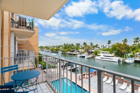 Condo in Fort Lauderdale, Florida, 1 bedroom  № 1705543 - photo 6