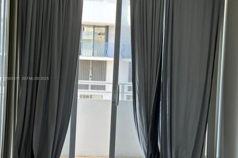 Купить кондоминиум в Серфсайд, Флорида 1 спальня, 74.32м2, № 2089260 - фото 7