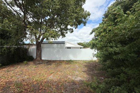 Villa ou maison à vendre à Miami, Floride: 3 chambres, 79.71 m2 № 2082359 - photo 8