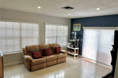 Casa en venta en Plantation, Florida, 3 dormitorios, 139.45 m2 № 2052574 - foto 11