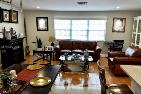 Casa en venta en Plantation, Florida, 3 dormitorios, 139.45 m2 № 2052574 - foto 10