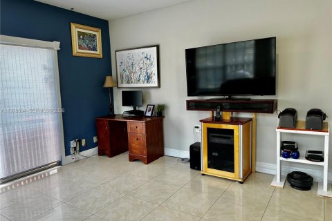 Casa en venta en Plantation, Florida, 3 dormitorios, 139.45 m2 № 2052574 - foto 4
