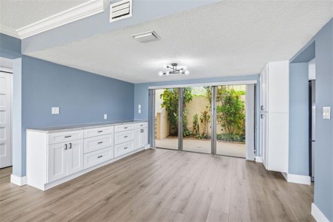 Купить кондоминиум в Сент-Питерсберг, Флорида 4 комнаты, 112.41м2, № 2148105 - фото 17