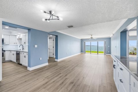 Купить кондоминиум в Сент-Питерсберг, Флорида 4 комнаты, 112.41м2, № 2148105 - фото 20