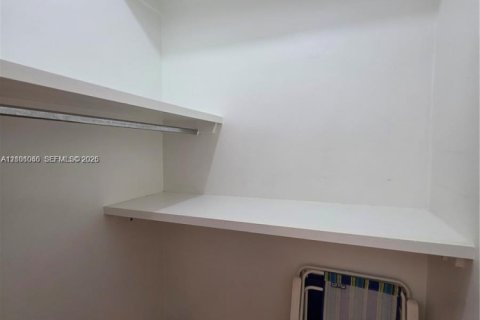 Apartment in Miami Beach, Florida 1 bedroom, 55.74 sq.m. № 2401318 - photo 26