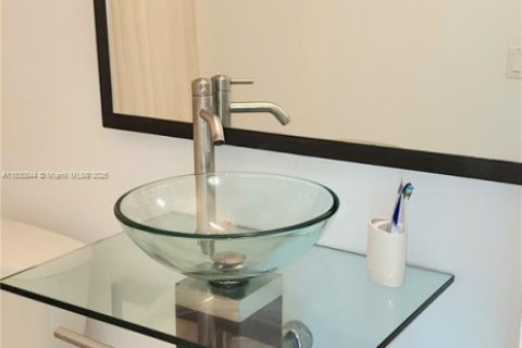 Condominio en venta en Miami, Florida, 2 dormitorios, 86.86 m2 № 1979681 - foto 10