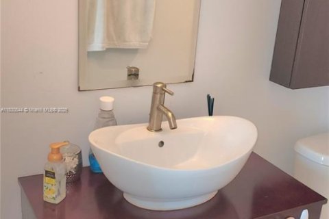 Condominio en venta en Miami, Florida, 2 dormitorios, 86.86 m2 № 1979681 - foto 20