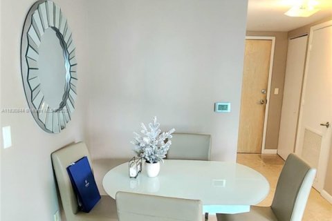 Condominio en venta en Miami, Florida, 2 dormitorios, 86.86 m2 № 1979681 - foto 8