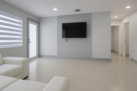 Casa en venta en Miami Gardens, Florida, 3 dormitorios, 121.05 m2 № 1818428 - foto 4