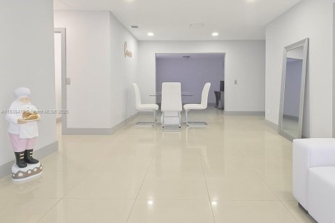 Casa en venta en Miami Gardens, Florida, 3 dormitorios, 121.05 m2 № 1818428 - foto 6