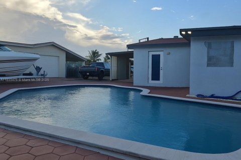 Casa en venta en Miami Gardens, Florida, 3 dormitorios, 121.05 m2 № 1818428 - foto 3