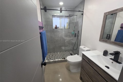 Casa en venta en Miami Gardens, Florida, 3 dormitorios, 121.05 m2 № 1818428 - foto 9