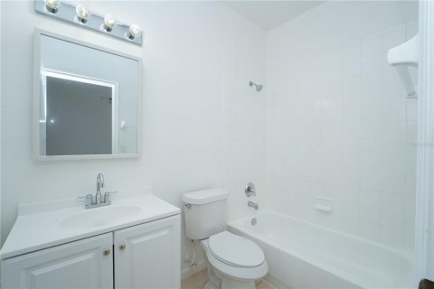 Touwnhouse à louer à Orlando, Floride: 2 chambres, 99.5 m2 № 2435064 - photo 16