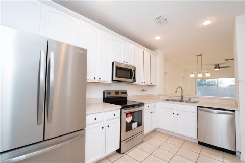 Touwnhouse à louer à Orlando, Floride: 2 chambres, 99.5 m2 № 2435064 - photo 11