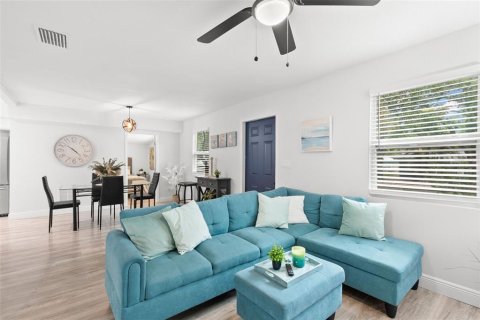 Villa ou maison à vendre à Palm Harbor, Floride: 3 chambres, 88.63 m2 № 1644049 - photo 6