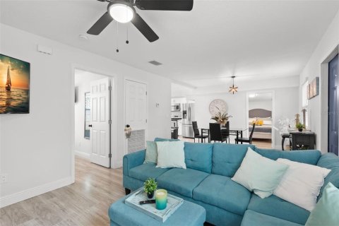 Villa ou maison à vendre à Palm Harbor, Floride: 3 chambres, 88.63 m2 № 1644049 - photo 5