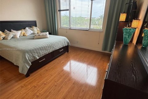 Condo in Hollywood, Florida, 1 bedroom  № 1698661 - photo 20