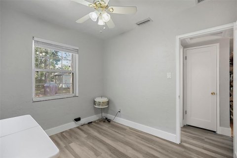 House in Saint Petersburg, Florida 2 bedrooms, 85.38 sq.m. № 1670176 - photo 12