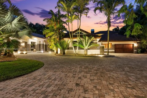 Villa ou maison à vendre à Weston, Floride: 7 chambres, 1053.14 m2 № 1944276 - photo 4