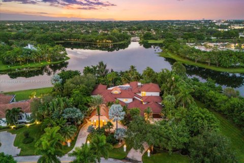 Villa ou maison à vendre à Weston, Floride: 7 chambres, 1053.14 m2 № 1944276 - photo 2