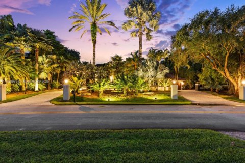 Villa ou maison à vendre à Weston, Floride: 7 chambres, 1053.14 m2 № 1944276 - photo 3