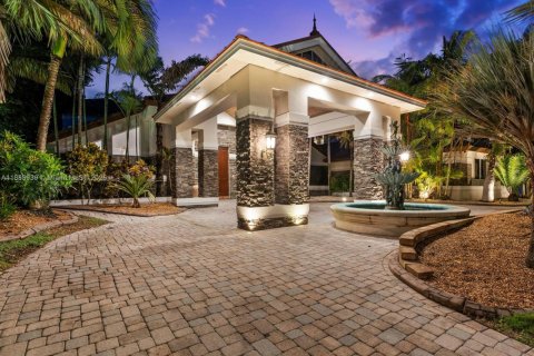 Villa ou maison à vendre à Weston, Floride: 7 chambres, 1053.14 m2 № 1944276 - photo 5