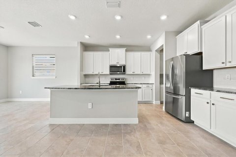 Villa ou maison à louer à Bradenton, Floride: 4 chambres, 312.34 m2 № 2430975 - photo 12