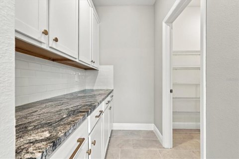 Villa ou maison à louer à Bradenton, Floride: 4 chambres, 312.34 m2 № 2430975 - photo 13