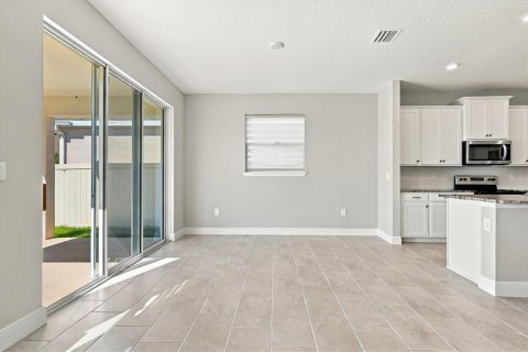Villa ou maison à louer à Bradenton, Floride: 4 chambres, 312.34 m2 № 2430975 - photo 8