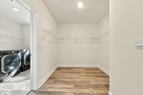 Villa ou maison à louer à Bradenton, Floride: 4 chambres, 312.34 m2 № 2430975 - photo 28
