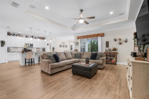 House in Clermont, Florida 5 bedrooms, 246.93 sq.m. № 1906955 - photo 7