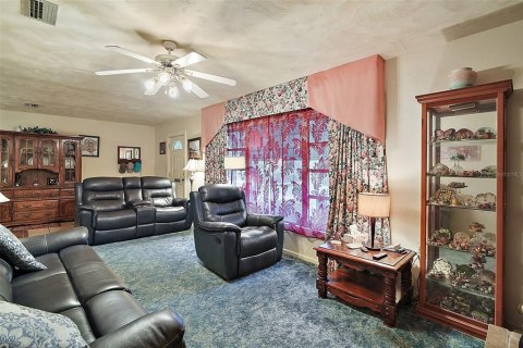 Commercial property in Leesburg, Florida 14 bedrooms, 681.81 sq.m. № 1531489 - photo 25