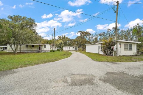 Commercial property in Leesburg, Florida 14 bedrooms, 681.81 sq.m. № 1531489 - photo 12