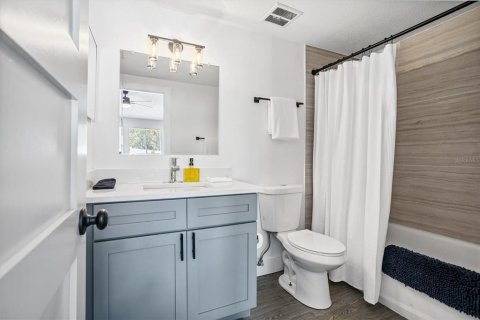 Townhouse in Tampa, Florida 2 bedrooms, 115.94 sq.m. № 2135917 - photo 28