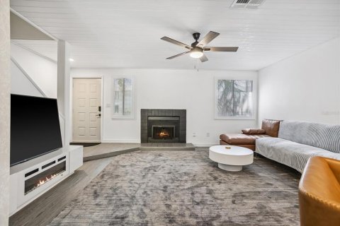 Townhouse in Tampa, Florida 2 bedrooms, 115.94 sq.m. № 2135917 - photo 8
