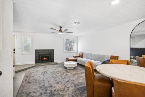 Townhouse in Tampa, Florida 2 bedrooms, 115.94 sq.m. № 2135917 - photo 17