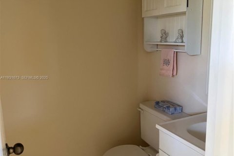 Condo in Delray Beach, Florida, 1 bedroom  № 1990254 - photo 13