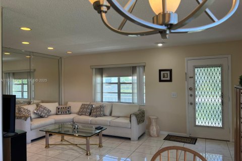 Condo in Delray Beach, Florida, 1 bedroom  № 1990254