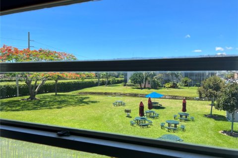 Condo in Delray Beach, Florida, 1 bedroom  № 1990254 - photo 17