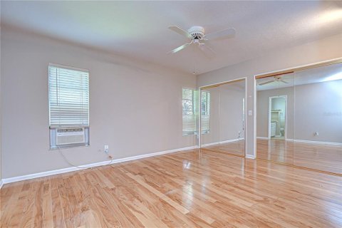 Villa ou maison à vendre à Tampa, Floride: 4 chambres, 215.44 m2 № 1894132 - photo 18