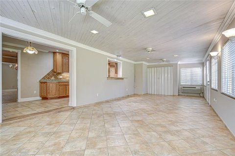 Villa ou maison à vendre à Tampa, Floride: 4 chambres, 215.44 m2 № 1894132 - photo 12