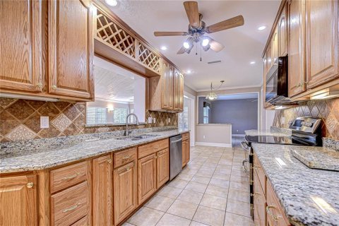 Villa ou maison à vendre à Tampa, Floride: 4 chambres, 215.44 m2 № 1894132 - photo 10