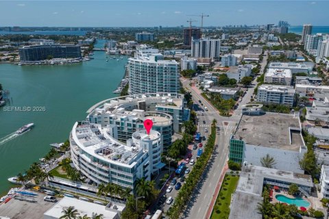 Condo in Miami Beach, Florida, 2 bedrooms  № 2068884