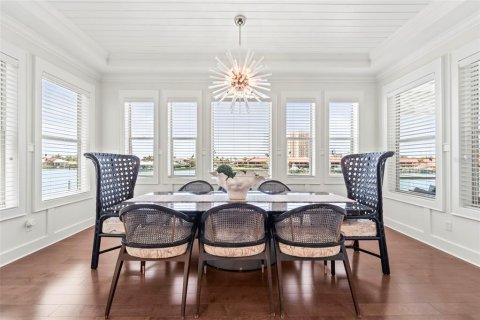 Casa en venta en Saint Petersburg, Florida, 4 dormitorios, 396.14 m2 № 2205103 - foto 7